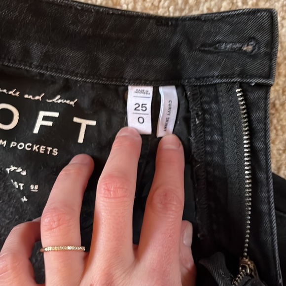 Loft Curvy Skinny Jeans - Picture 3 of 5